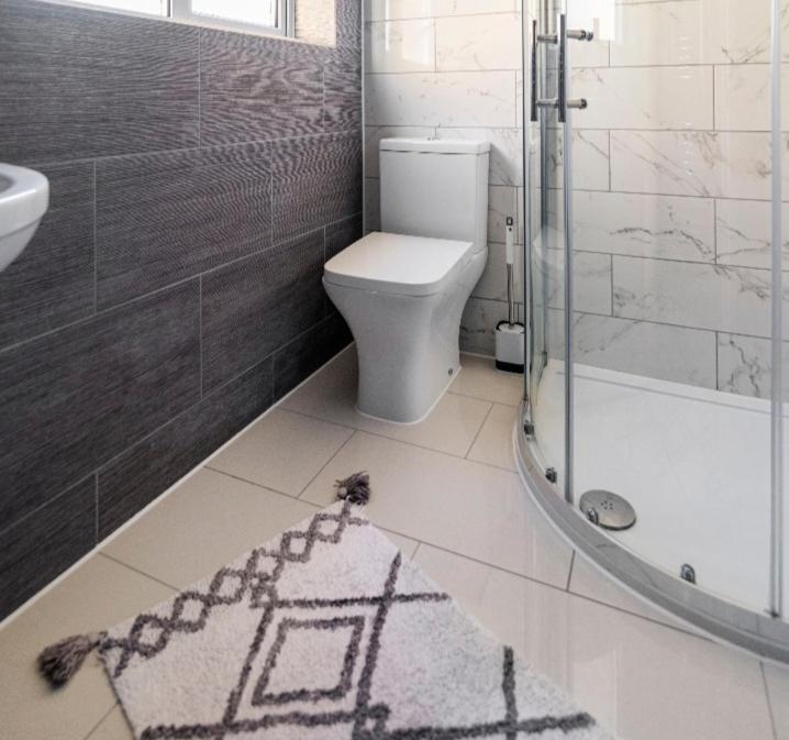 Luxury House 4 Ensuite Bedrooms, Free Parking ,Wifi Oxford Exterior photo