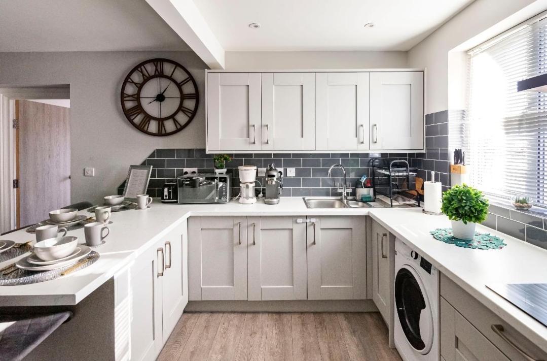 Luxury House 4 Ensuite Bedrooms, Free Parking ,Wifi Oxford Exterior photo